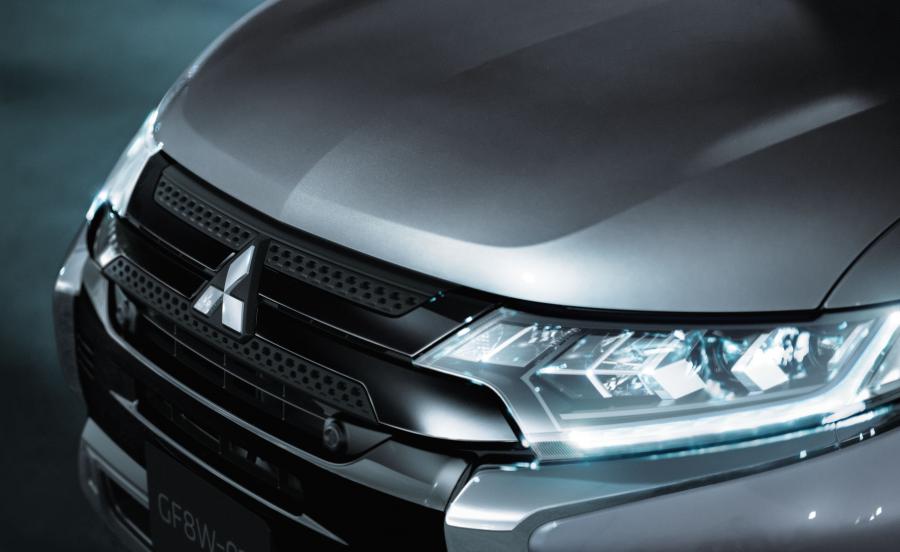 Детали экстерьера Mitsubishi Outlander Black Edition 2018 года  (JP) (фото 7 из 18)